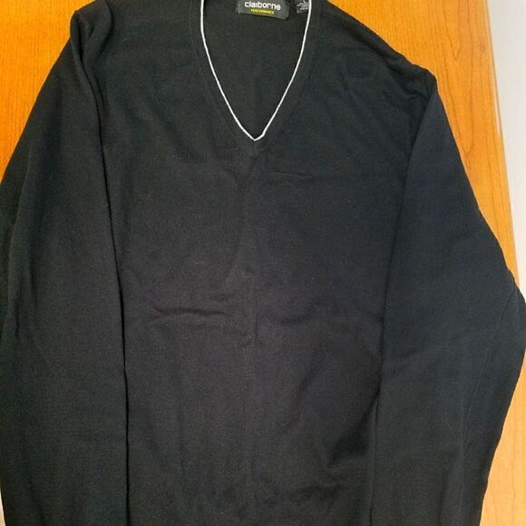 Liz Claiborne Large knitt black v neck sweater. Has ribbed bottom - Picture 1 of 4